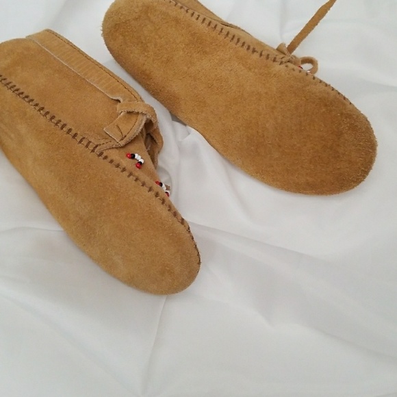 Vtg.Minnetonka soft suede  kid booties  NWOT - Picture 2 of 4